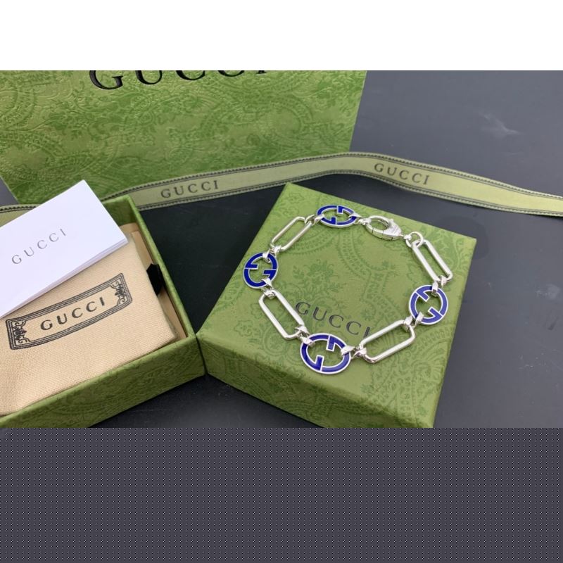 G*u*i bracelets